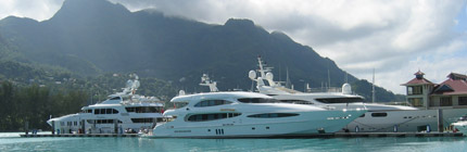 Super luxury yachts